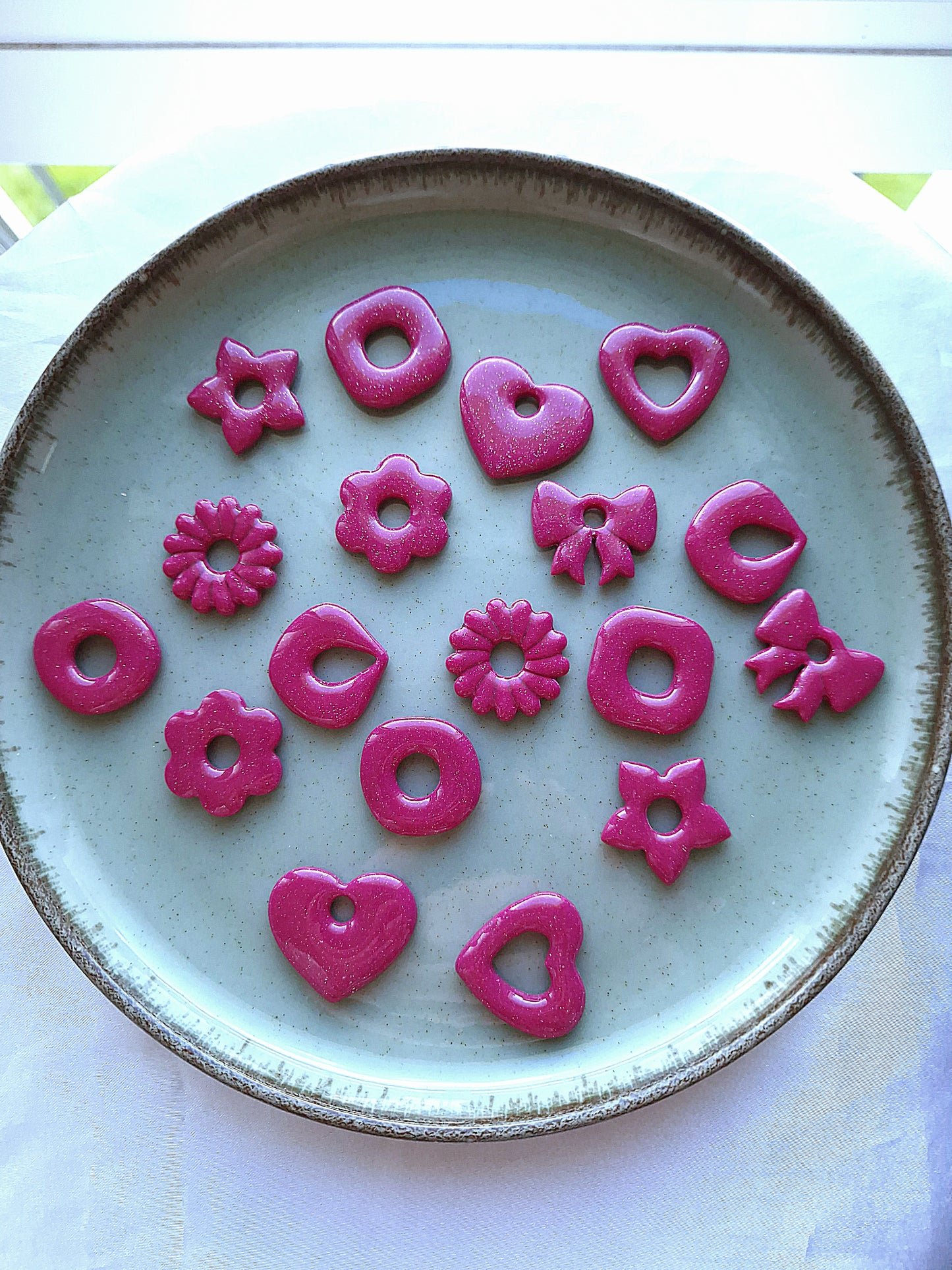 Pampilles Fushia pailletté 🎀 (sans créoles) finition brillante.